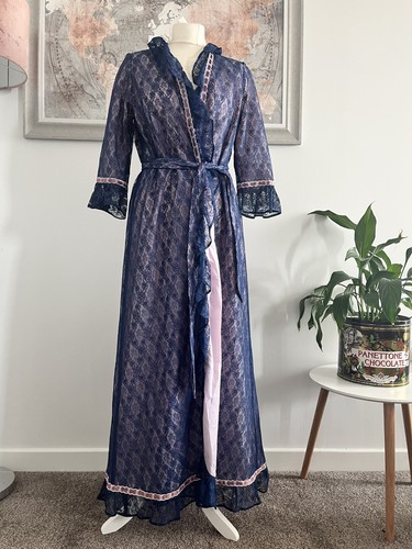 Fenwick 70s vintage lace robe - fenwick,